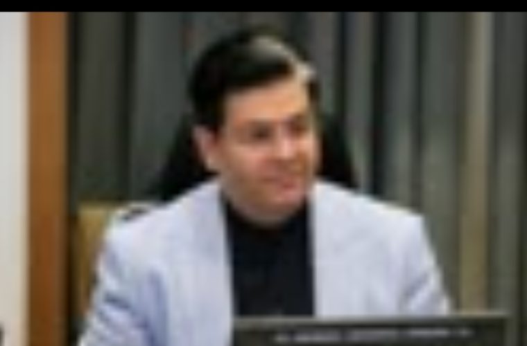 شارژ اتوبوس برقی اصفهان گذاشته شد شارژ اتوبوس برقی اصفهان گذاشته شد