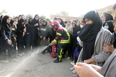 ارائه آموزش های ایمنی به دانش آموزان همجوار تاسیسات نفت و گاز مارون ارائه آموزش های ایمنی به دانش آموزان همجوار تاسیسات نفت و گاز مارون