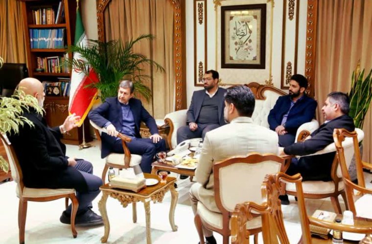 دیدار استاندار اصفهان با دبیر انجمن حامیان فرهنگ قرض الحسنه وکارآفرینی استان اصفهان