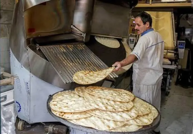 توزیع ماهیانه یک میلیون و ۳۶۰۰ کیلو گرم آرد میان روستاییان شادگانی توزیع ماهیانه یک میلیون و ۳۶۰۰ کیلو گرم آرد میان روستاییان شادگانی